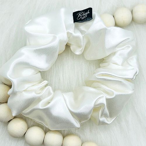 Blush Silks Classic Pearl Scrunchie